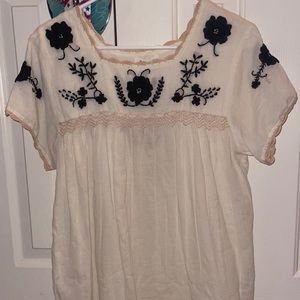 THML cute shirt! Size M